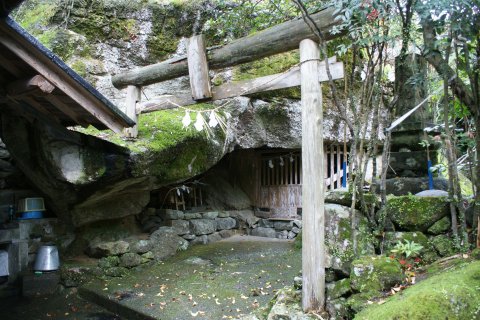 上勝町旭の「茶神八幡神社」